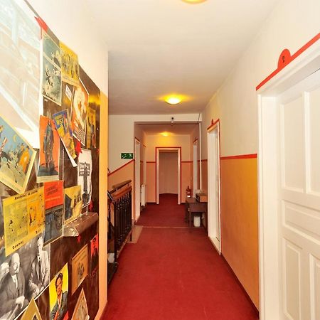 Good Bye Lenin Pub & Garden Hostel Krakow Luaran gambar