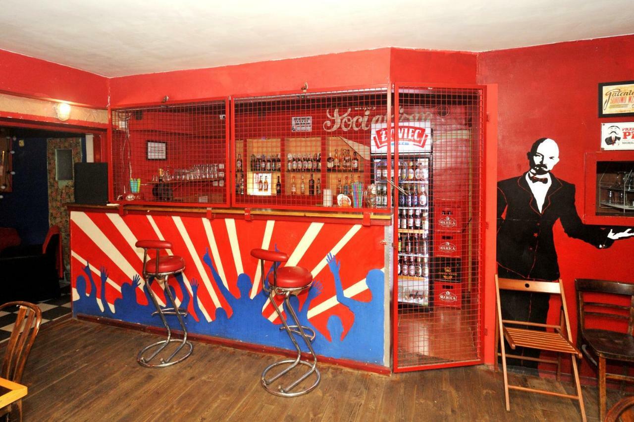 Good Bye Lenin Pub & Garden Hostel Krakow Luaran gambar
