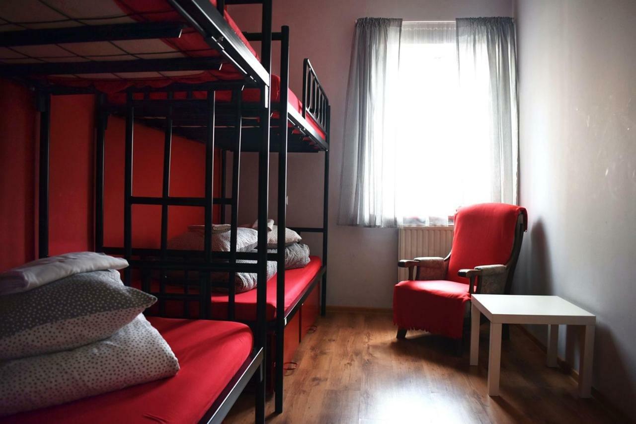 Good Bye Lenin Pub & Garden Hostel Krakow Luaran gambar