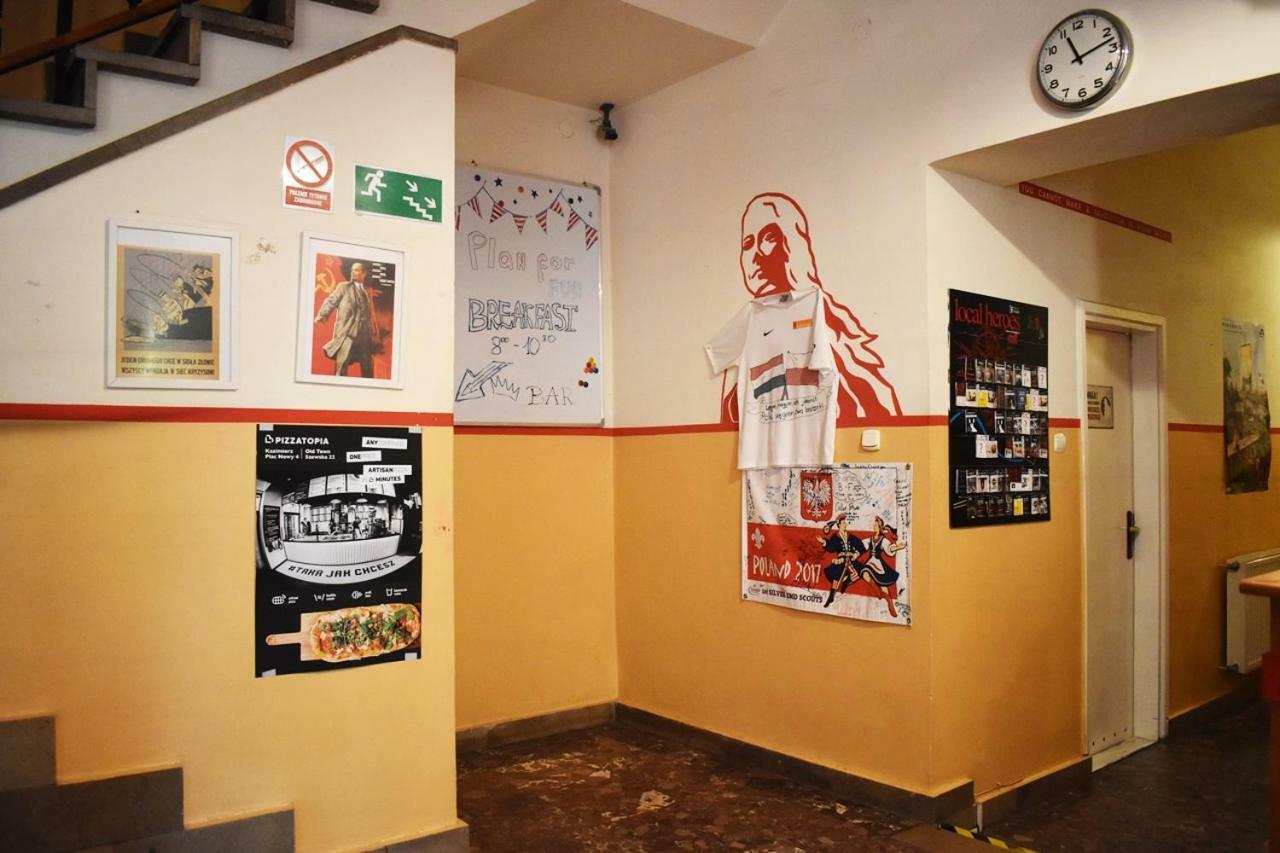 Good Bye Lenin Pub & Garden Hostel Krakow Luaran gambar