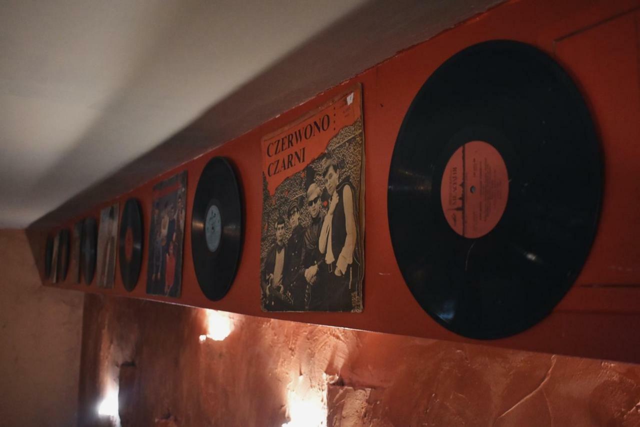 Good Bye Lenin Pub & Garden Hostel Krakow Luaran gambar