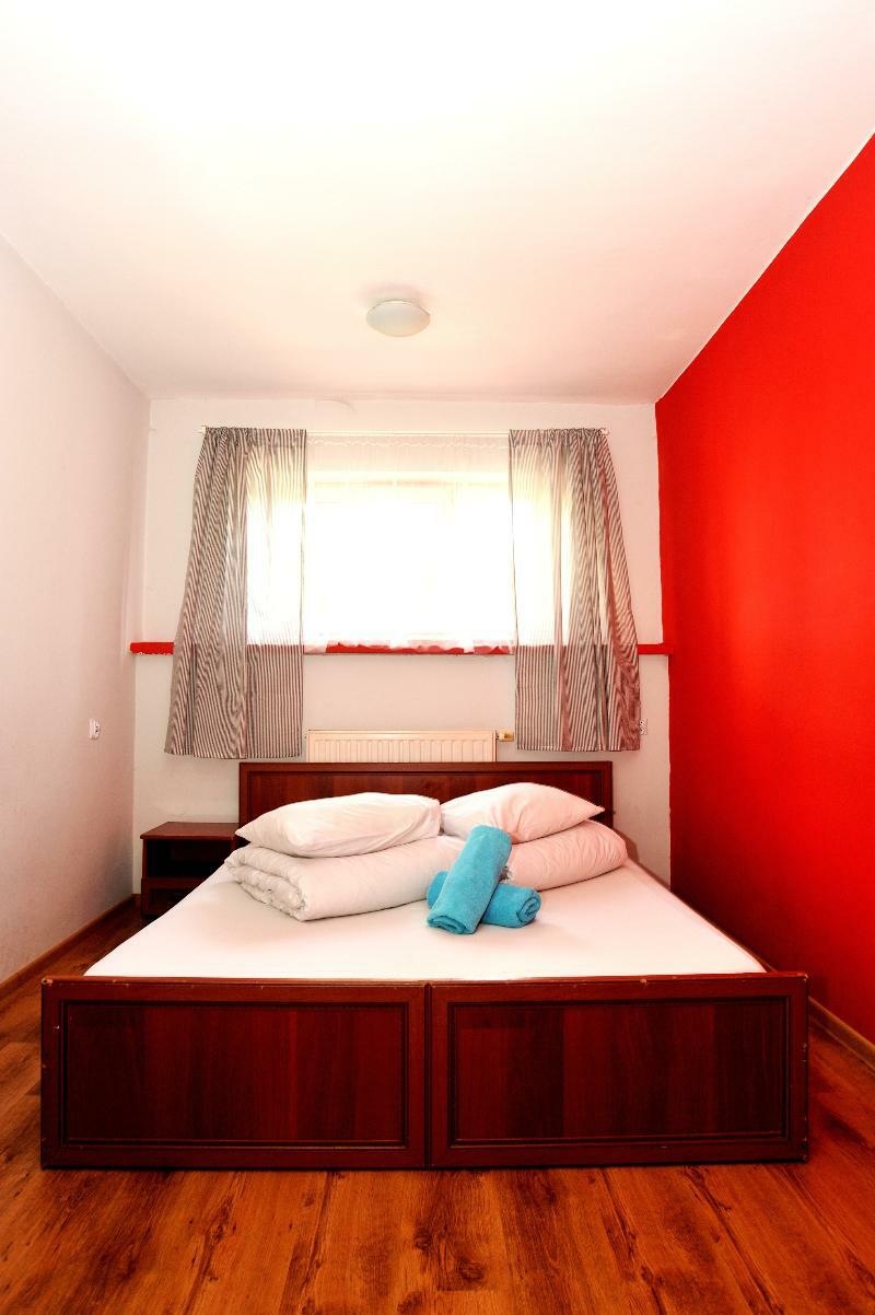 Good Bye Lenin Pub & Garden Hostel Krakow Luaran gambar