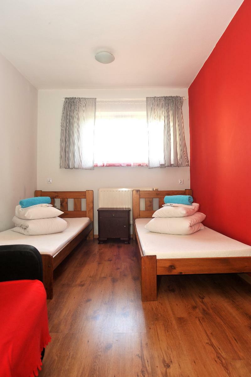 Good Bye Lenin Pub & Garden Hostel Krakow Luaran gambar