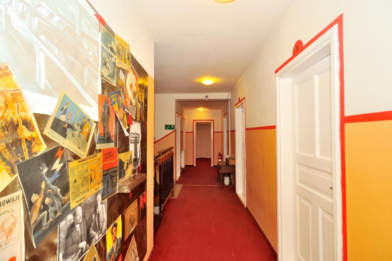 Good Bye Lenin Pub & Garden Hostel Krakow Luaran gambar